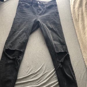 Cute high waisted black jeans size 00 super cute lmk if your interested!!